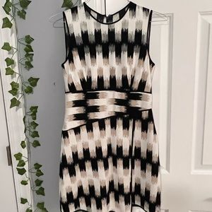 BCBGMAXAZRIA patterned dress Size 6